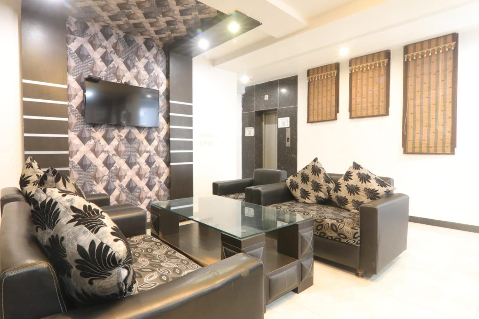 Hotel Global Inn -1 Km From Railway Station - Lift Food And Free Parking Лакнау Екстериор снимка